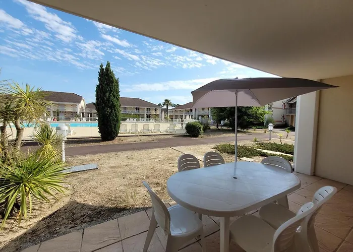 Appartement 6 Places Proche Plage Et Avec Piscine